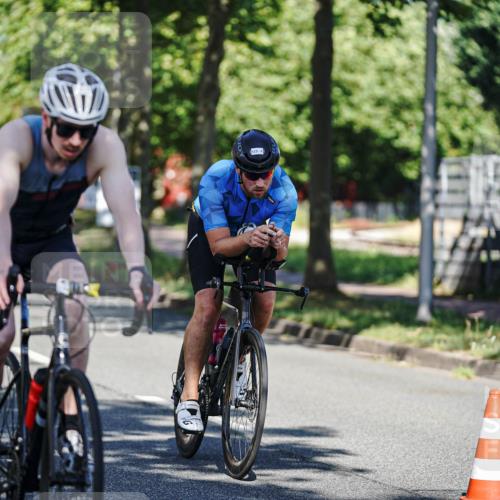09.08.2026 - GEWOBA Citytriathlon Bremen Michael Burmester http://msf.ph/oto/9943843 09.08.2026 10:28:54 Radfahren 356, 394, 437, 465, 517, 519 meine-sportfotos.de