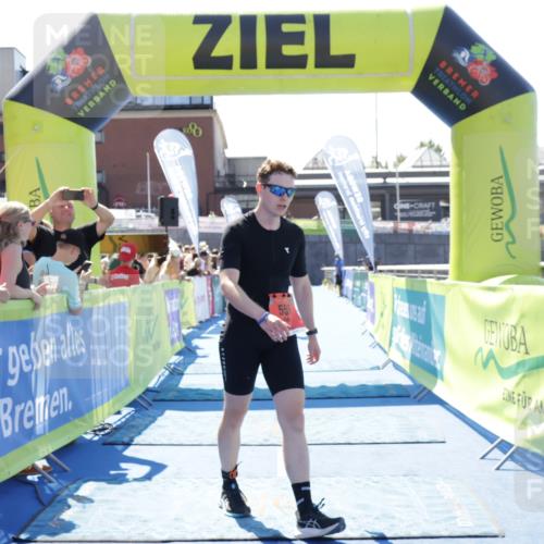 09.08.2026 - GEWOBA Citytriathlon Bremen Yannick Fuchs http://msf.ph/oto/9943855 09.08.2026 14:12:33 Ziel 555, 587, 618, 680, 763, 1126 meine-sportfotos.de