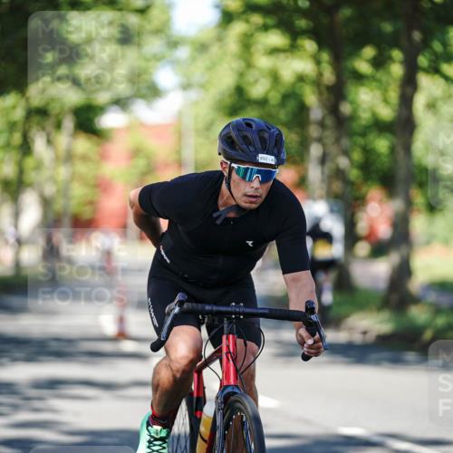 09.08.2026 - GEWOBA Citytriathlon Bremen Michael Burmester http://msf.ph/oto/9943871 09.08.2026 10:29:07 Radfahren 325, 343, 352, 392, 396, 437, 517, 519 meine-sportfotos.de