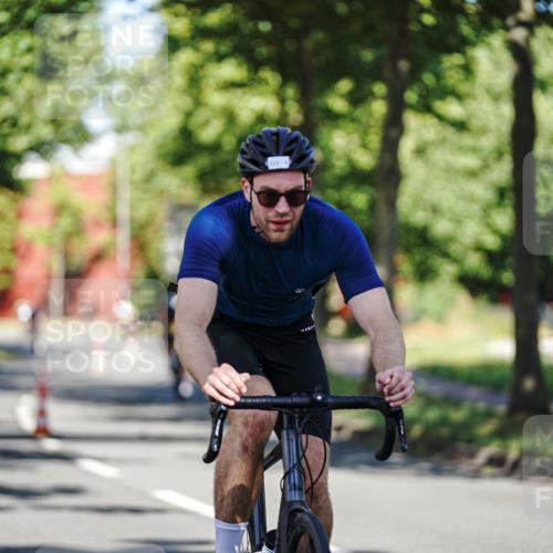 09.08.2026 - GEWOBA Citytriathlon Bremen Michael Burmester http://msf.ph/oto/9943883 09.08.2026 10:29:09 Radfahren 325, 343, 352, 392, 396, 437, 519 meine-sportfotos.de