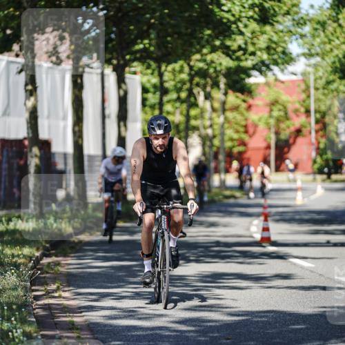 09.08.2026 - GEWOBA Citytriathlon Bremen Michael Burmester http://msf.ph/oto/9943885 09.08.2026 10:29:13 Radfahren 325, 343, 352, 355, 359, 392, 396, 437 meine-sportfotos.de