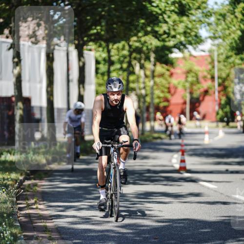 09.08.2026 - GEWOBA Citytriathlon Bremen Michael Burmester http://msf.ph/oto/9943887 09.08.2026 10:29:14 Radfahren 325, 343, 352, 355, 359, 392, 396, 408, 437 meine-sportfotos.de