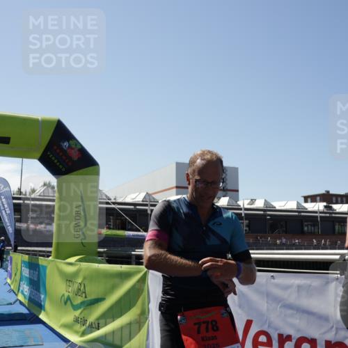 09.08.2026 - GEWOBA Citytriathlon Bremen Yannick Fuchs http://msf.ph/oto/9943898 09.08.2026 14:12:47 Ziel 698, 778 meine-sportfotos.de