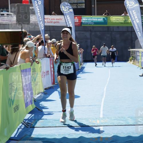 09.08.2026 - GEWOBA Citytriathlon Bremen Yannick Fuchs http://msf.ph/oto/9943911 09.08.2026 14:13:08 Ziel 1143 meine-sportfotos.de