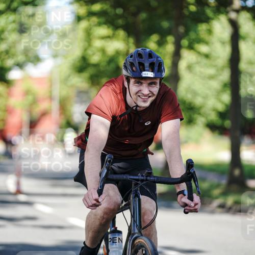 09.08.2026 - GEWOBA Citytriathlon Bremen Michael Burmester http://msf.ph/oto/9943926 09.08.2026 10:29:27 Radfahren 295, 327, 352, 355, 359, 363, 408, 478 meine-sportfotos.de