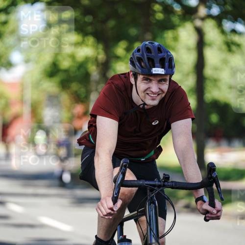 09.08.2026 - GEWOBA Citytriathlon Bremen Michael Burmester http://msf.ph/oto/9943928 09.08.2026 10:29:27 Radfahren 295, 327, 352, 355, 359, 363, 408, 478 meine-sportfotos.de