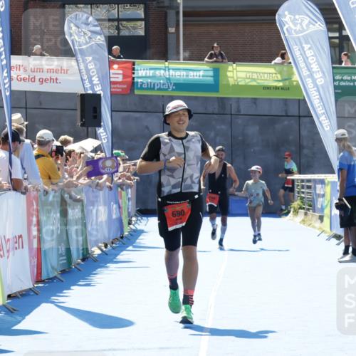 09.08.2026 - GEWOBA Citytriathlon Bremen Yannick Fuchs http://msf.ph/oto/9943954 09.08.2026 14:13:31 Ziel 690 meine-sportfotos.de