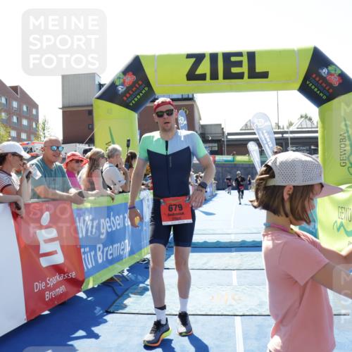09.08.2026 - GEWOBA Citytriathlon Bremen Yannick Fuchs http://msf.ph/oto/9943989 09.08.2026 14:13:49 Ziel 679, 781, 788 meine-sportfotos.de