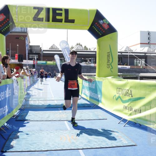 09.08.2026 - GEWOBA Citytriathlon Bremen Yannick Fuchs http://msf.ph/oto/9944023 09.08.2026 14:13:58 Ziel 548, 607 meine-sportfotos.de