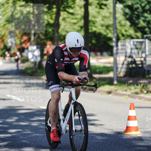 09.08.2026 - GEWOBA Citytriathlon Bremen Michael Burmester http://msf.ph/oto/9944050 09.08.2026 10:30:18 Radfahren 221, 294, 350, 366, 407 meine-sportfotos.de