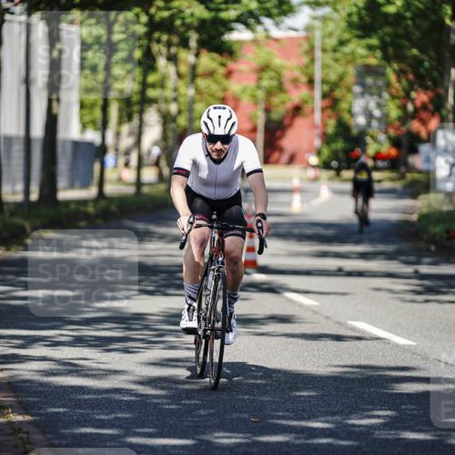 09.08.2026 - GEWOBA Citytriathlon Bremen Michael Burmester http://msf.ph/oto/9944072 09.08.2026 10:30:27 Radfahren 221, 294, 382, 407, 520 meine-sportfotos.de