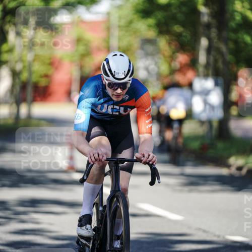 09.08.2026 - GEWOBA Citytriathlon Bremen Michael Burmester http://msf.ph/oto/9944123 09.08.2026 10:31:04 Radfahren 59, 299, 311, 317, 497 meine-sportfotos.de