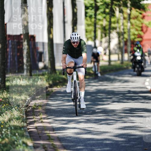 09.08.2026 - GEWOBA Citytriathlon Bremen Michael Burmester http://msf.ph/oto/9944136 09.08.2026 10:31:20 Radfahren 59, 304, 454 meine-sportfotos.de