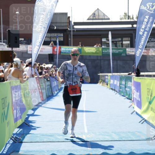 09.08.2026 - GEWOBA Citytriathlon Bremen Yannick Fuchs http://msf.ph/oto/9944144 09.08.2026 14:14:43 Ziel 728, 960 meine-sportfotos.de