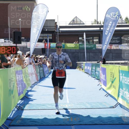 09.08.2026 - GEWOBA Citytriathlon Bremen Yannick Fuchs http://msf.ph/oto/9944146 09.08.2026 14:14:43 Ziel 728, 960 meine-sportfotos.de