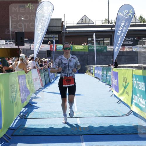 09.08.2026 - GEWOBA Citytriathlon Bremen Yannick Fuchs http://msf.ph/oto/9944148 09.08.2026 14:14:43 Ziel 728, 960 meine-sportfotos.de