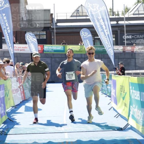 09.08.2026 - GEWOBA Citytriathlon Bremen Yannick Fuchs http://msf.ph/oto/9944189 09.08.2026 14:15:10 Ziel 1115 meine-sportfotos.de