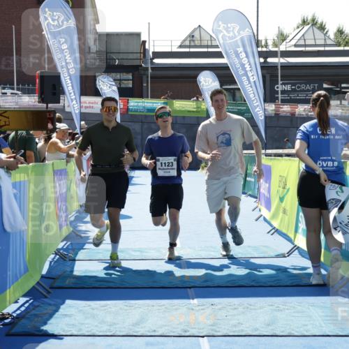 09.08.2026 - GEWOBA Citytriathlon Bremen Yannick Fuchs http://msf.ph/oto/9944254 09.08.2026 14:16:00 Ziel 1123 meine-sportfotos.de
