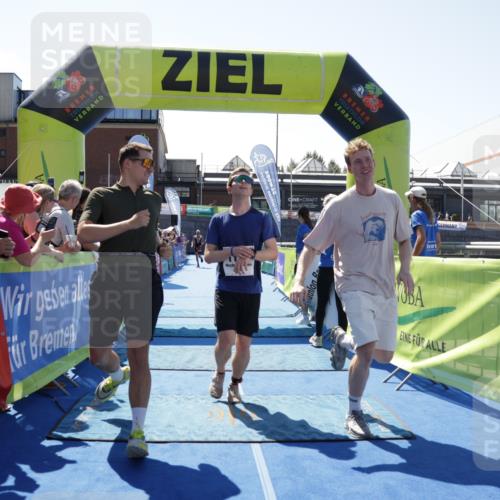 09.08.2026 - GEWOBA Citytriathlon Bremen Yannick Fuchs http://msf.ph/oto/9944269 09.08.2026 14:16:02 Ziel 1123 meine-sportfotos.de
