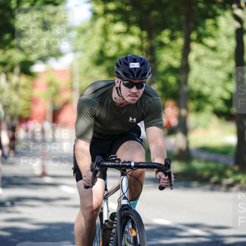 09.08.2026 - GEWOBA Citytriathlon Bremen Michael Burmester http://msf.ph/oto/9944353 09.08.2026 10:32:54 Radfahren 7, 173, 303, 305, 330, 353, 370, 374, 419, 452, 493, 503, 508, 526 meine-sportfotos.de