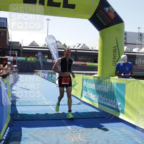 09.08.2026 - GEWOBA Citytriathlon Bremen Yannick Fuchs http://msf.ph/oto/9944426 09.08.2026 14:16:48 Ziel 835 meine-sportfotos.de