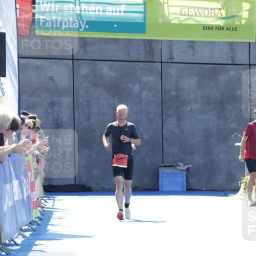 09.08.2026 - GEWOBA Citytriathlon Bremen Yannick Fuchs http://msf.ph/oto/9944461 09.08.2026 14:17:50 Ziel  meine-sportfotos.de