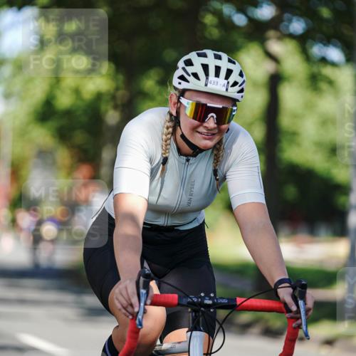 09.08.2026 - GEWOBA Citytriathlon Bremen Michael Burmester http://msf.ph/oto/9944471 09.08.2026 10:33:28 Radfahren 177, 282, 285, 331, 410, 433, 484 meine-sportfotos.de