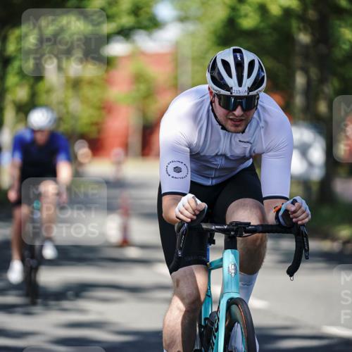09.08.2026 - GEWOBA Citytriathlon Bremen Michael Burmester http://msf.ph/oto/9944511 09.08.2026 10:33:46 Radfahren 215, 280, 455, 474, 492, 510, 532 meine-sportfotos.de