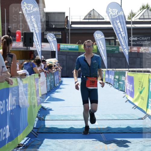 09.08.2026 - GEWOBA Citytriathlon Bremen Yannick Fuchs http://msf.ph/oto/9944572 09.08.2026 14:18:39 Ziel 790 meine-sportfotos.de