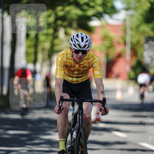 09.08.2026 - GEWOBA Citytriathlon Bremen Michael Burmester http://msf.ph/oto/9944645 09.08.2026 10:34:55 Radfahren 95, 137, 193, 207, 209, 399, 439, 461, 501, 513, 514, 521 meine-sportfotos.de