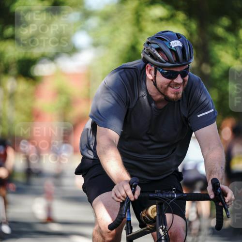 09.08.2026 - GEWOBA Citytriathlon Bremen Michael Burmester http://msf.ph/oto/9944687 09.08.2026 10:35:12 Radfahren 27, 129, 143, 169, 195, 326, 436, 440, 446, 467, 473, 476, 487, 513, 527 meine-sportfotos.de