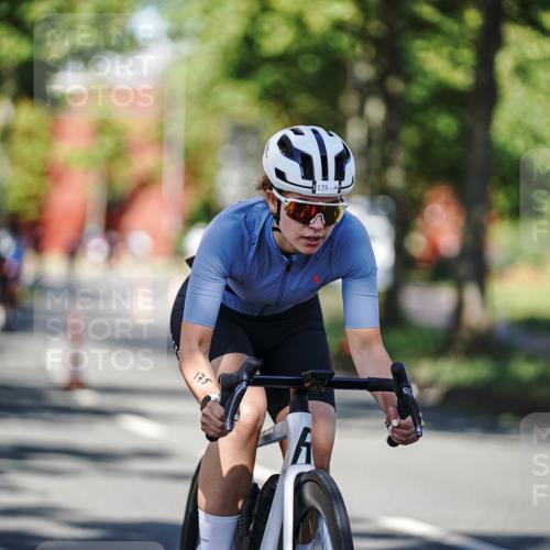 09.08.2026 - GEWOBA Citytriathlon Bremen Michael Burmester http://msf.ph/oto/9944748 09.08.2026 10:35:26 Radfahren 3, 15, 27, 57, 87, 129, 169, 175, 189, 195, 243, 326, 361, 436, 440, 467, 473, 487, 504 meine-sportfotos.de