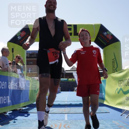 09.08.2026 - GEWOBA Citytriathlon Bremen Yannick Fuchs http://msf.ph/oto/9944780 09.08.2026 14:19:57 Ziel 758 meine-sportfotos.de