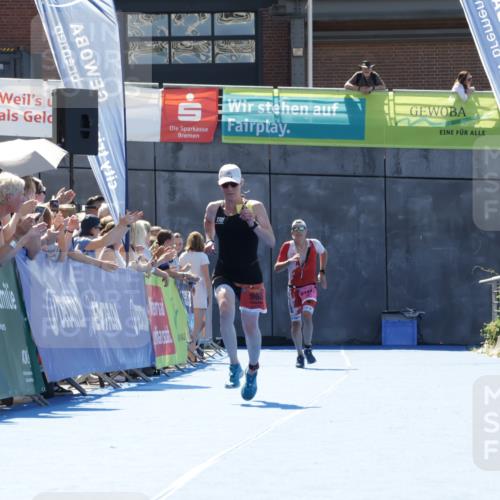 09.08.2026 - GEWOBA Citytriathlon Bremen Yannick Fuchs http://msf.ph/oto/9944793 09.08.2026 14:20:23 Ziel 998 meine-sportfotos.de