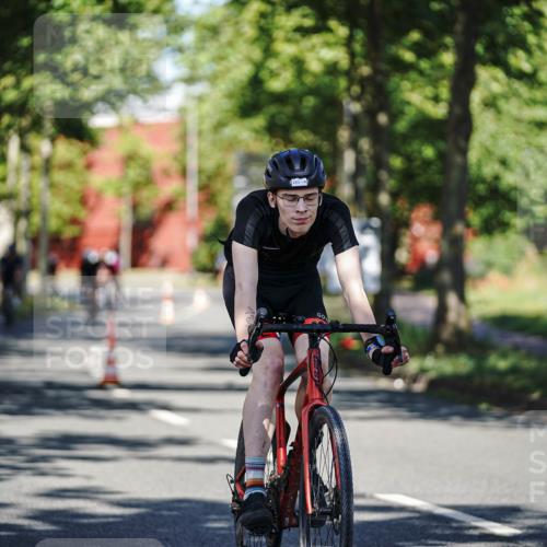 09.08.2026 - GEWOBA Citytriathlon Bremen Michael Burmester http://msf.ph/oto/9944796 09.08.2026 10:35:41 Radfahren 15, 17, 29, 37, 43, 57, 87, 107, 119, 141, 181, 189, 201, 217, 361, 423, 504, 509 meine-sportfotos.de