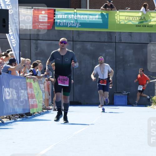 09.08.2026 - GEWOBA Citytriathlon Bremen Yannick Fuchs http://msf.ph/oto/9944830 09.08.2026 14:20:34 Ziel 1002, 1002, 1013, 1013 meine-sportfotos.de
