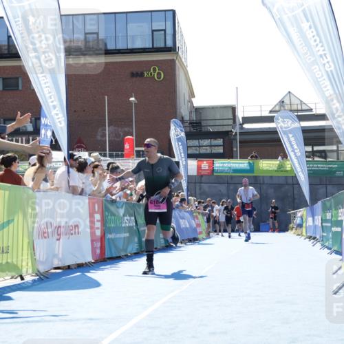 09.08.2026 - GEWOBA Citytriathlon Bremen Yannick Fuchs http://msf.ph/oto/9944841 09.08.2026 14:20:37 Ziel 1002, 1002 meine-sportfotos.de