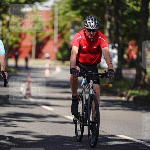 09.08.2026 - GEWOBA Citytriathlon Bremen Michael Burmester http://msf.ph/oto/9945032 09.08.2026 10:37:03 Radfahren 13, 31, 33, 55, 85, 111, 155, 205, 247 meine-sportfotos.de