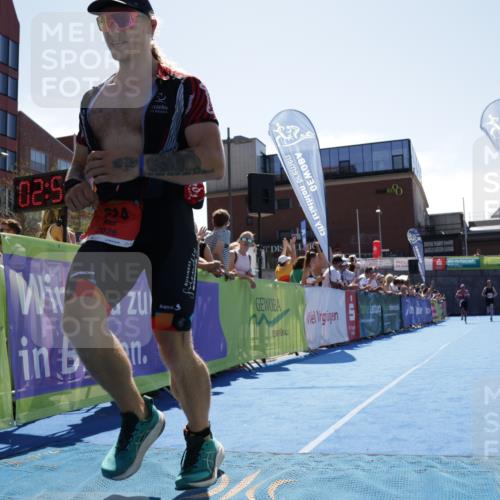 09.08.2026 - GEWOBA Citytriathlon Bremen Yannick Fuchs http://msf.ph/oto/9945049 09.08.2026 14:21:28 Ziel 614 meine-sportfotos.de