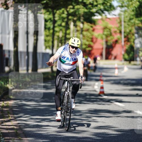 09.08.2026 - GEWOBA Citytriathlon Bremen Michael Burmester http://msf.ph/oto/9945145 09.08.2026 10:38:20 Radfahren 49, 117, 127, 171, 183, 310, 409 meine-sportfotos.de