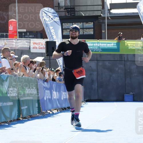 09.08.2026 - GEWOBA Citytriathlon Bremen Yannick Fuchs http://msf.ph/oto/9945173 09.08.2026 14:22:09 Ziel 568 meine-sportfotos.de