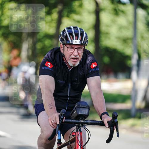 09.08.2026 - GEWOBA Citytriathlon Bremen Michael Burmester http://msf.ph/oto/9945174 09.08.2026 10:38:31 Radfahren 49, 127, 171, 183, 409, 424, 425, 435 meine-sportfotos.de