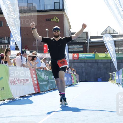 09.08.2026 - GEWOBA Citytriathlon Bremen Yannick Fuchs http://msf.ph/oto/9945178 09.08.2026 14:22:10 Ziel 568 meine-sportfotos.de