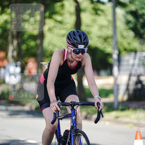09.08.2026 - GEWOBA Citytriathlon Bremen Michael Burmester http://msf.ph/oto/9945252 09.08.2026 10:39:18 Radfahren 81, 420, 429, 431 meine-sportfotos.de