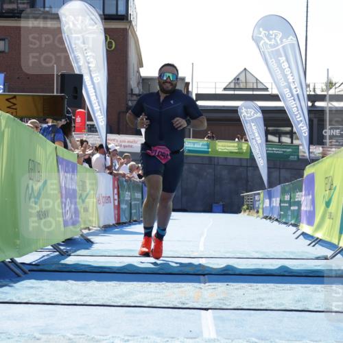 09.08.2026 - GEWOBA Citytriathlon Bremen Yannick Fuchs http://msf.ph/oto/9945305 09.08.2026 14:23:06 Ziel 1003, 1003 meine-sportfotos.de