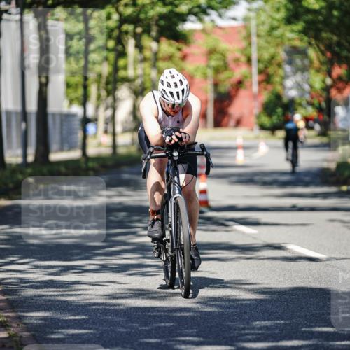 09.08.2026 - GEWOBA Citytriathlon Bremen Michael Burmester http://msf.ph/oto/9945379 09.08.2026 10:40:49 Radfahren 91, 284, 348, 416 meine-sportfotos.de