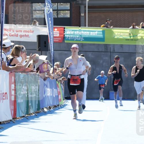 09.08.2026 - GEWOBA Citytriathlon Bremen Yannick Fuchs http://msf.ph/oto/9945384 09.08.2026 14:24:09 Ziel 652, 896 meine-sportfotos.de