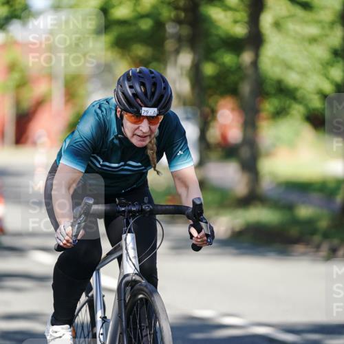 09.08.2026 - GEWOBA Citytriathlon Bremen Michael Burmester http://msf.ph/oto/9945412 09.08.2026 10:41:32 Radfahren 78, 308, 372, 377, 378, 412 meine-sportfotos.de