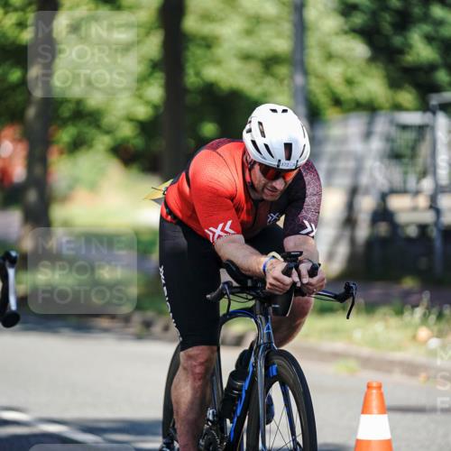 09.08.2026 - GEWOBA Citytriathlon Bremen Michael Burmester http://msf.ph/oto/9945424 09.08.2026 10:41:36 Radfahren 78, 372, 377, 378, 412 meine-sportfotos.de