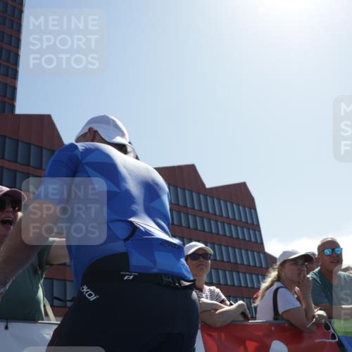 09.08.2026 - GEWOBA Citytriathlon Bremen Yannick Fuchs http://msf.ph/oto/9945441 09.08.2026 14:24:23 Ziel 590, 814, 1015, 1015 meine-sportfotos.de